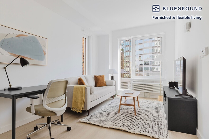 Primary Photo - 150 Lawrence St