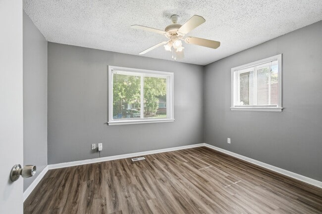 Building Photo - 3 Bed | 1 Bath | Close to Downtown Tulsa