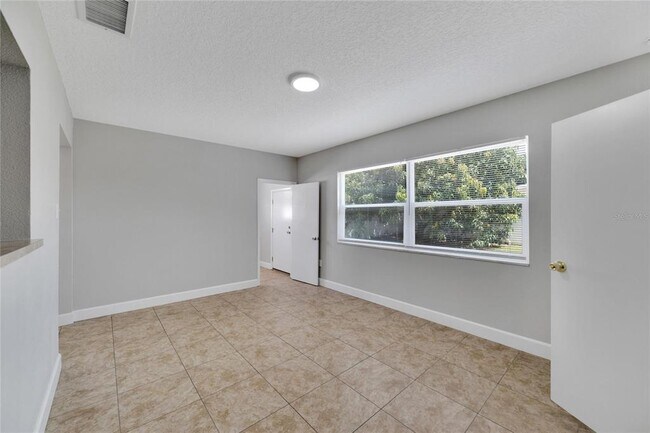 Building Photo - 3418 W Union St