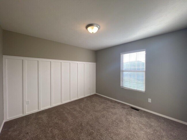 Building Photo - 1338 Marseilles Ave