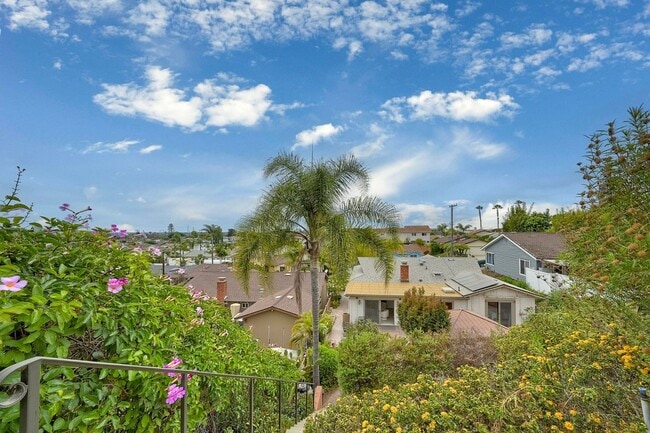 Building Photo - 1855 Magdalene Way