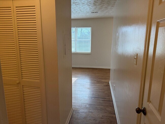 Building Photo - 5525 Jacksboro Pike