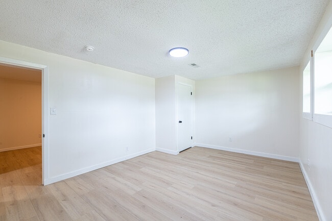 Building Photo - 307 McMaster Pl