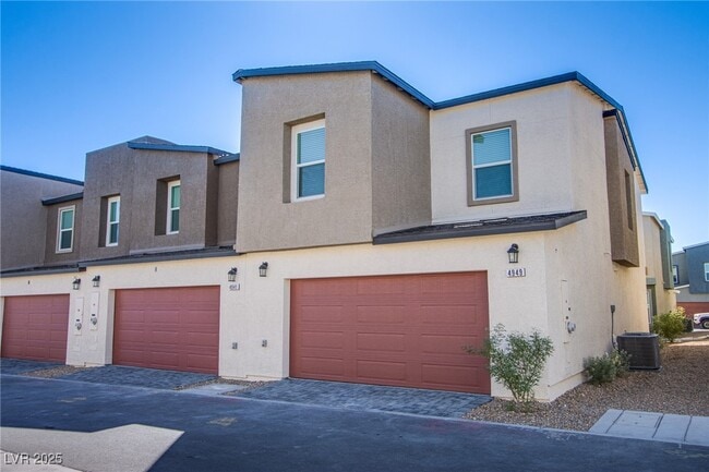 Building Photo - 4949 Fern Mesa Ave