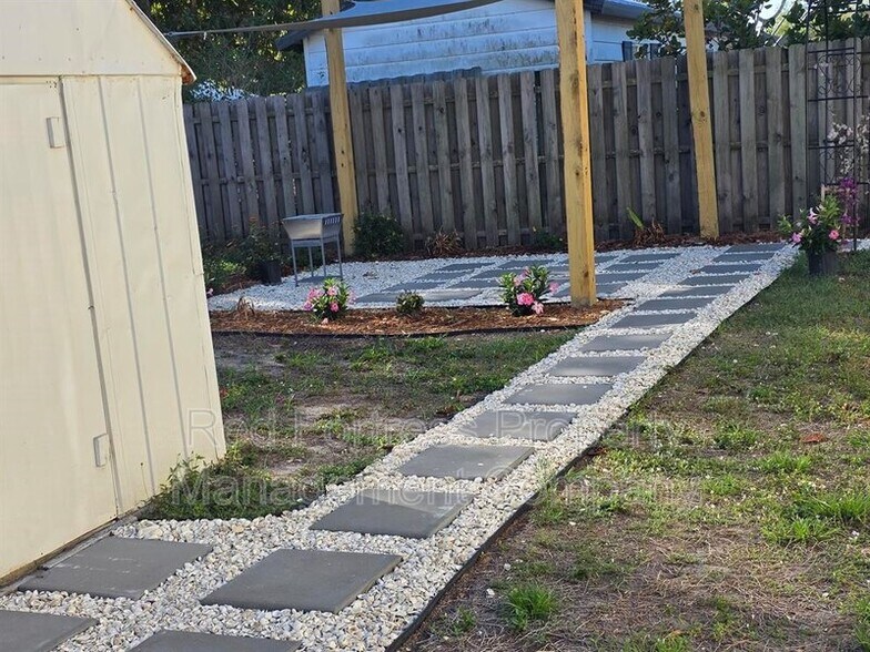 Building Photo - 4855 West Dr