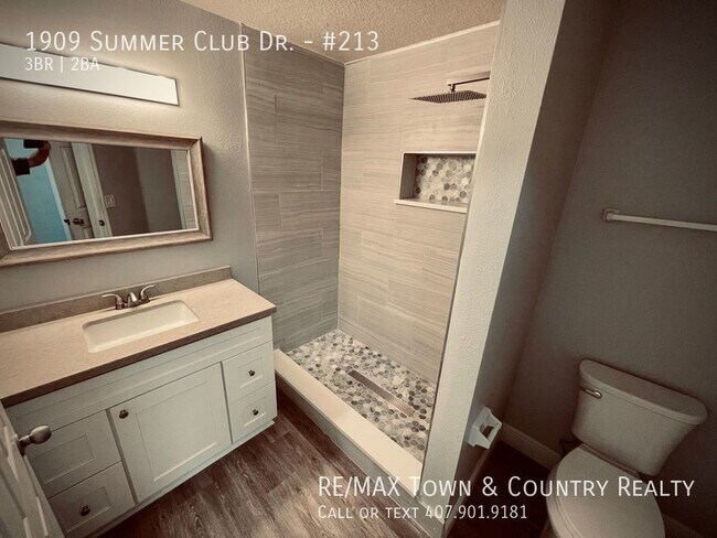 Building Photo - 1909 Summer Club Dr