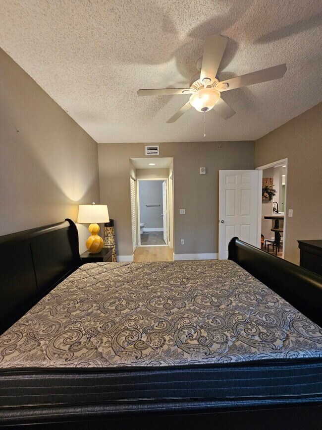 Building Photo - 780 S Sapodilla Ave