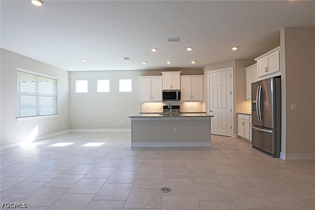 Building Photo - 1220 Mariners Vw Ter