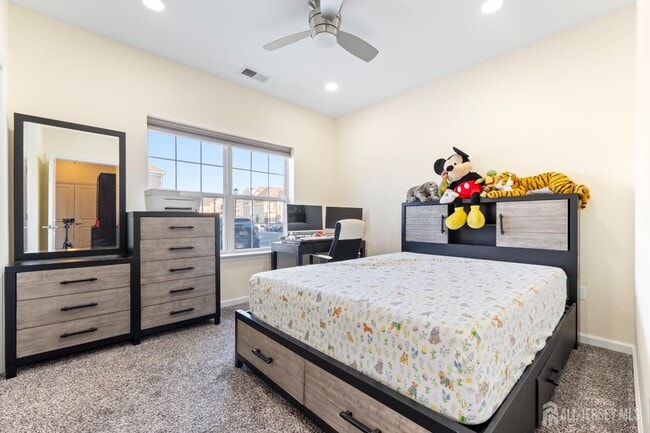 Building Photo - 917 Campbell St