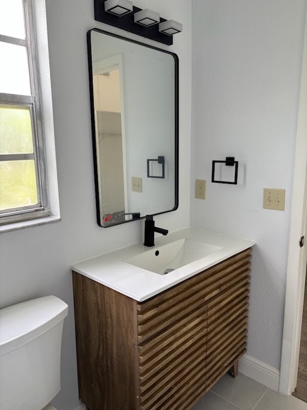 Building Photo - 7617 tamarind ave