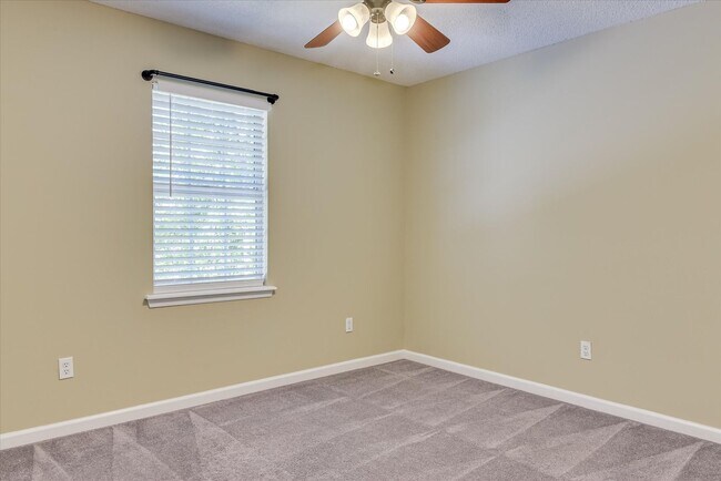 Building Photo - 630 Citation Ct