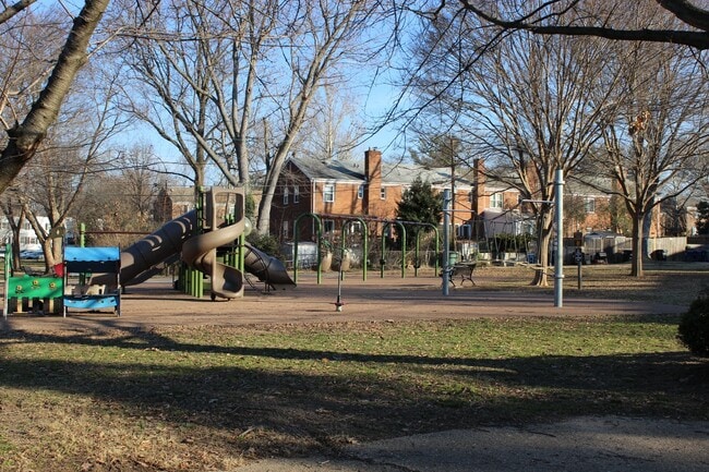 Building Photo - 22 Mt Vernon Ave