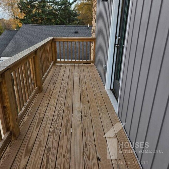 Building Photo - 205 Blackwood St