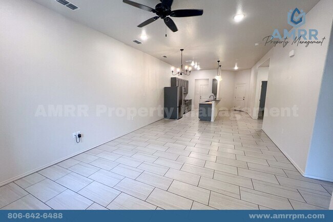 Building Photo - Luxury 2 Bedroom Townhome Available PRELEASE