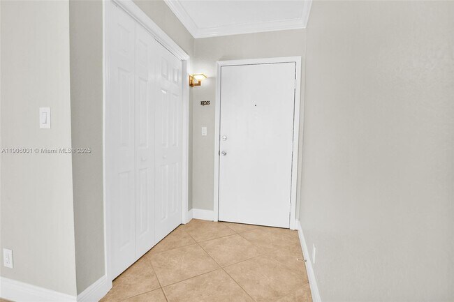 Building Photo - 2715 N Ocean Blvd