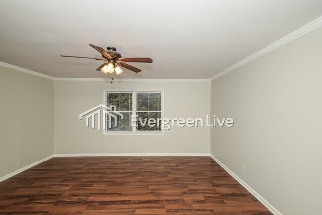 Building Photo - 237 Russet Woods Dr