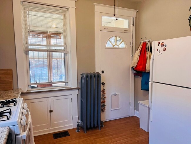 Building Photo - 3668 Wilmington Ave