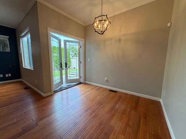 Building Photo - 3 bed DuPont Home with A/C for Rent