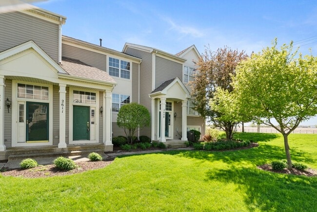 Building Photo - 2611 Canyon Dr