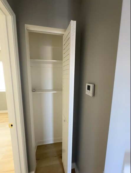 Building Photo - 13809 Actina Ave