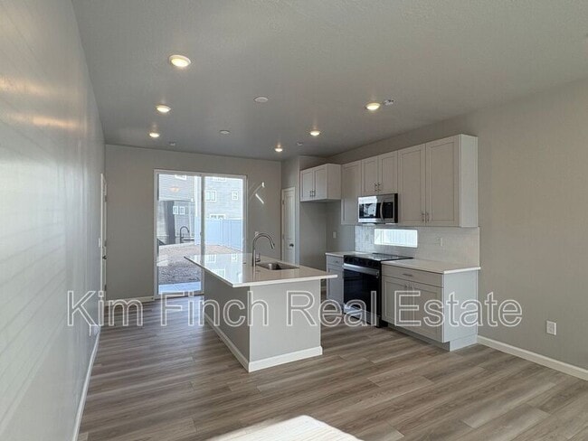 Building Photo - 56 E Portico Ln