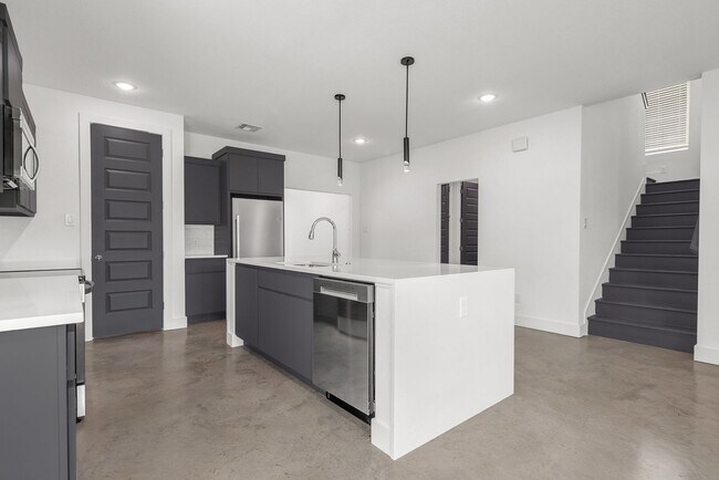 Building Photo - 3010 Alpha Wolf Ct