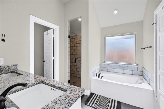 Building Photo - 4817 Enclave Dr