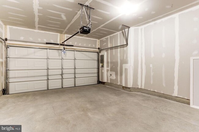 Building Photo - 5014 MacDonough Pl