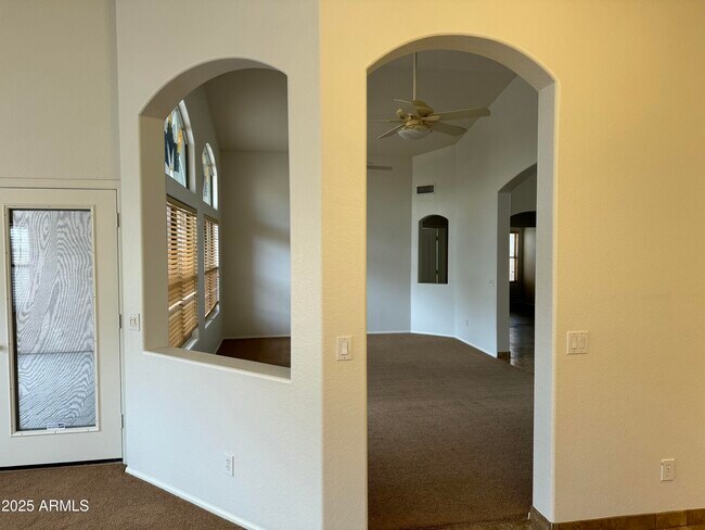 Building Photo - 11448 E Petra Ave