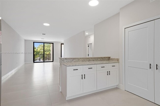 Building Photo - 4313 E 8th Ct