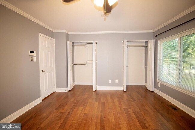 Building Photo - 1127 Thackary Ct