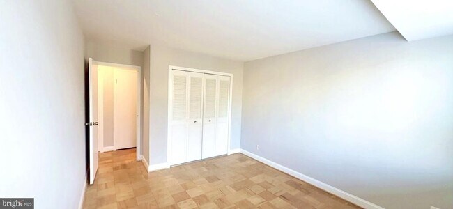 Building Photo - 4977 Battery Ln