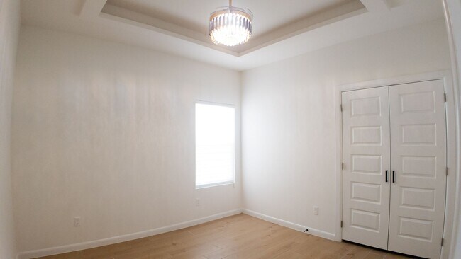 Building Photo - 612 Moar Dr