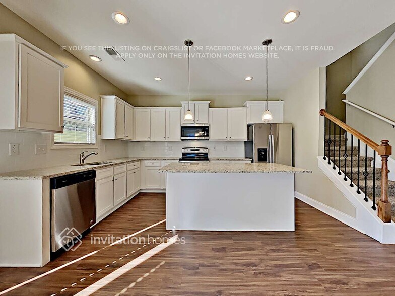 Building Photo - 76 White Trillium Dr