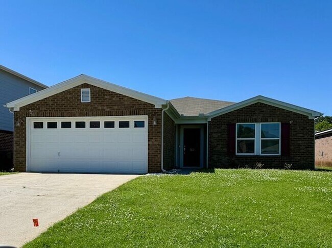 Building Photo - Fabulous home with FENCED YARD