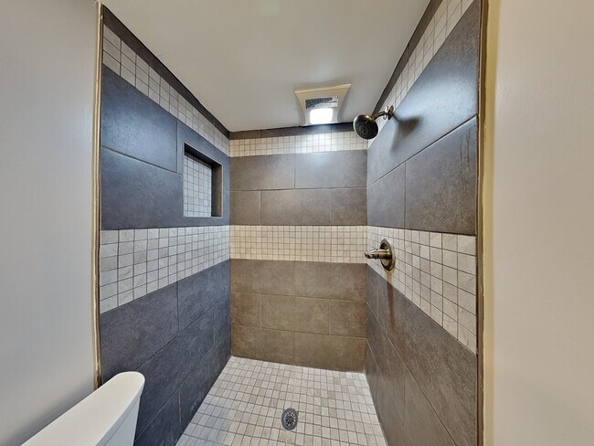 Building Photo - Lantern Square Apartments-A3
