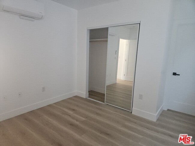 Building Photo - 3209 W 18th St