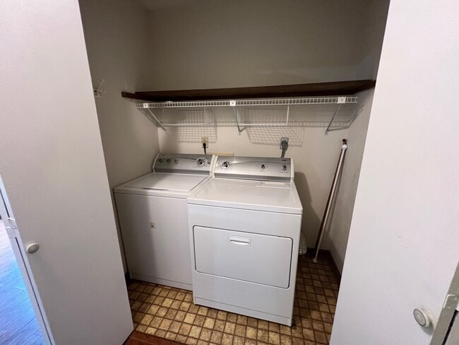 Building Photo - 121 Boardwalk Ln