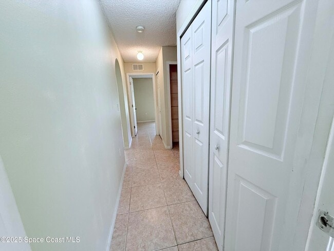 Building Photo - 3232 Wallace Ave