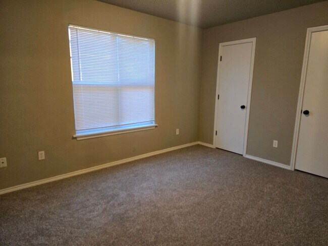 Building Photo - Updated and available now!