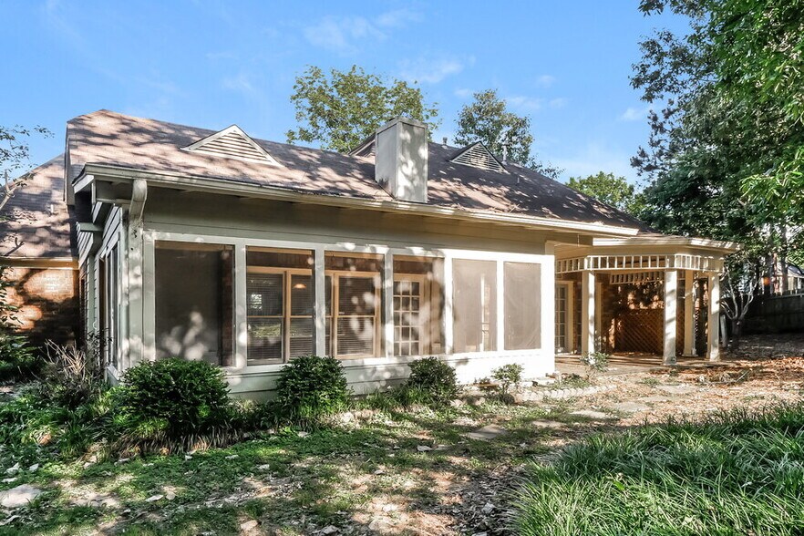 Building Photo - 2279 Hickory Path Dr