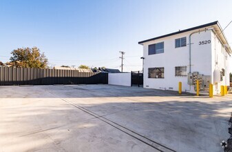 Building Photo - Apartment - 1 Bed / 1 Bath / Boyle Heights