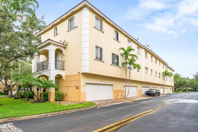 Building Photo - 3187 N Oasis Dr