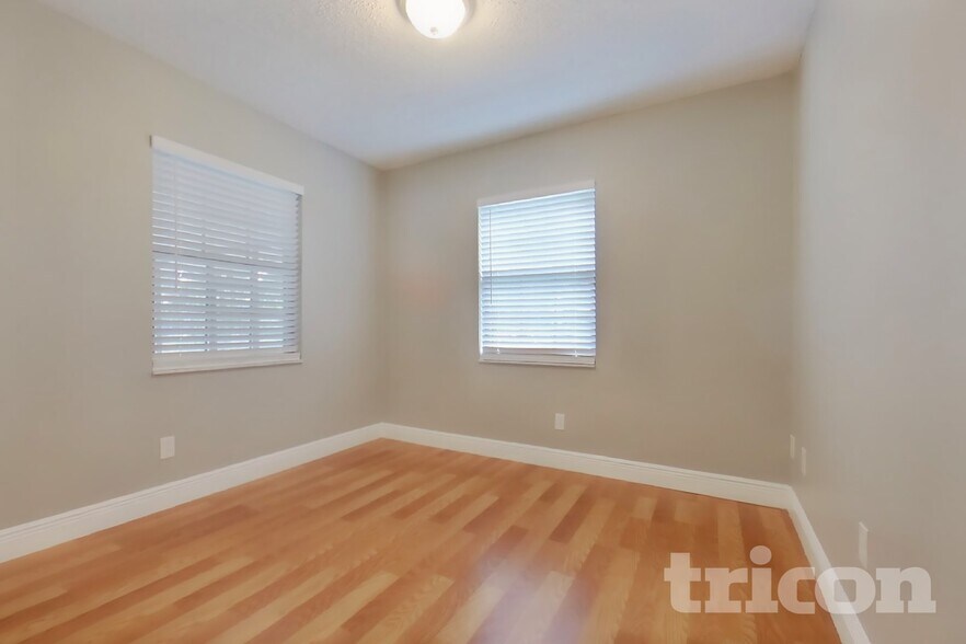 Building Photo - 12449 Blue Heron Way