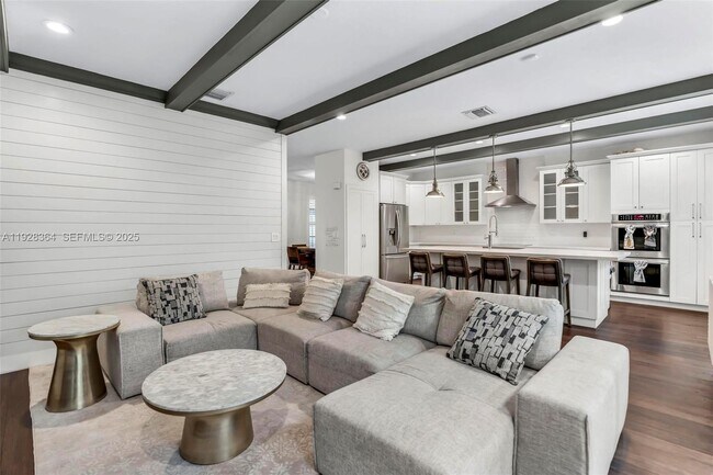 Building Photo - 16437 SW 28th St