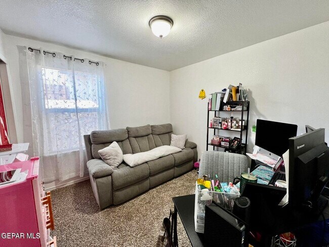 Building Photo - 749 Villa Romero Dr
