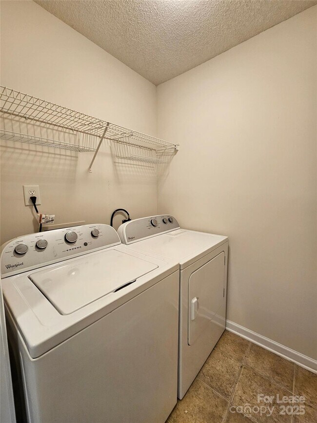 Building Photo - 12340 Honey Hill Ln