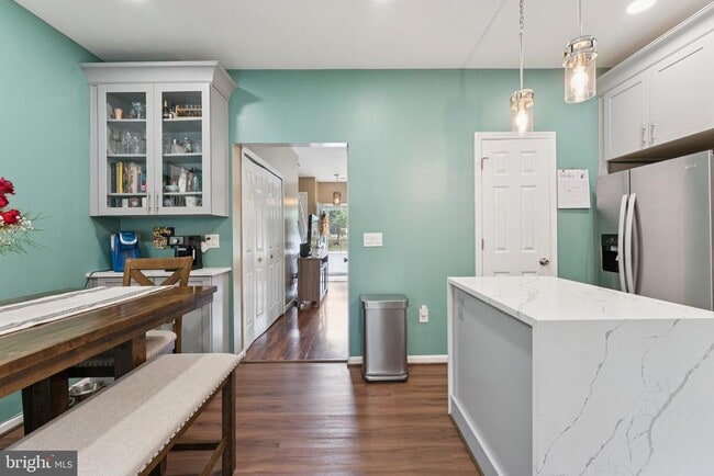 Building Photo - 7180 Westfield Ct