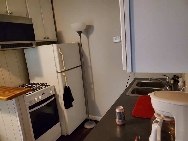 kitchenette - 3502 Hawkins Ave