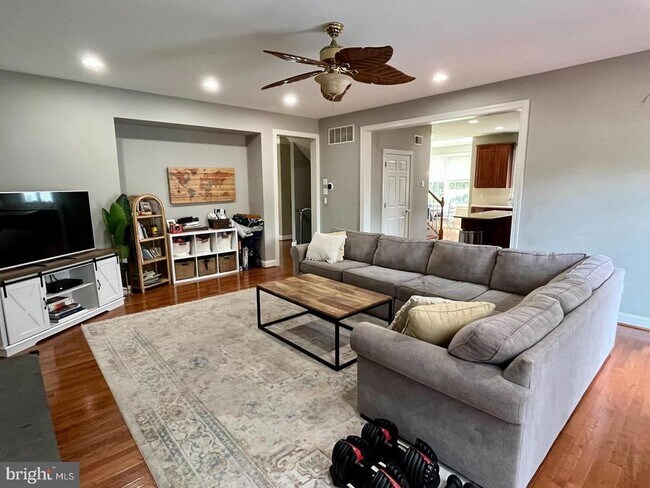 Building Photo - 204 Windham Dr